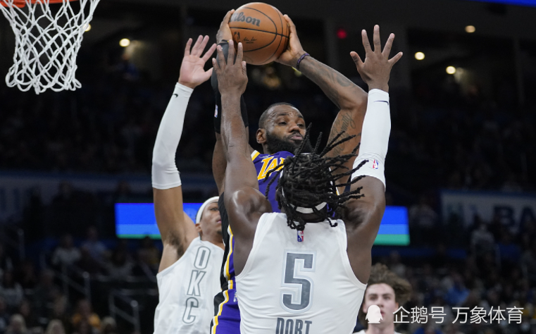奇异果体育平台- 杜兰特伤愈复出首战砍下35分带队逆转取胜